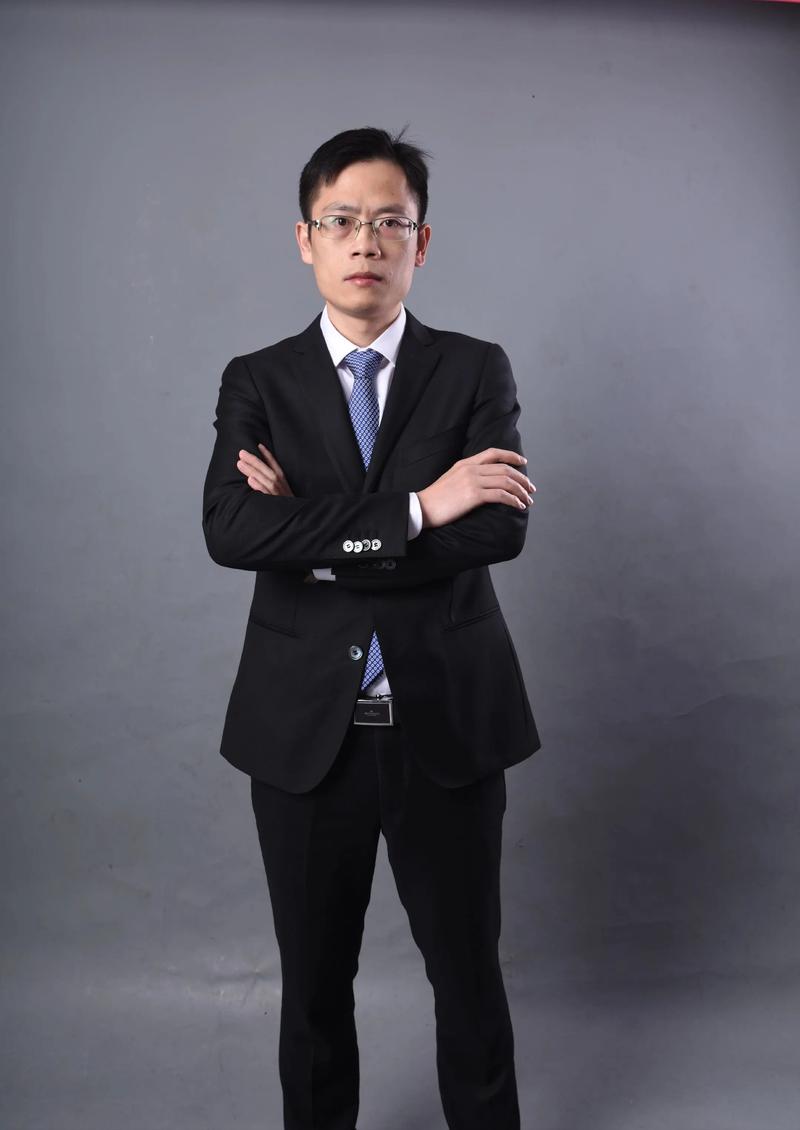 王成伟 视觉与舞美负责人